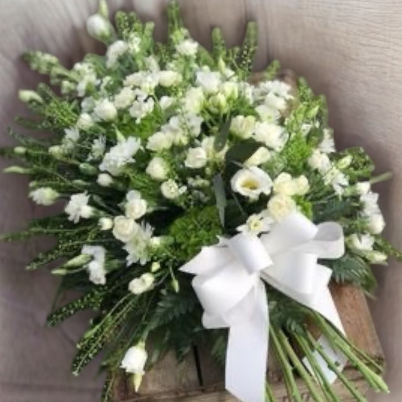 Mazzo funebre di fiori fini