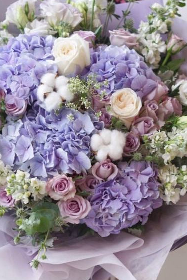 Bouquet con ortensie lavanda