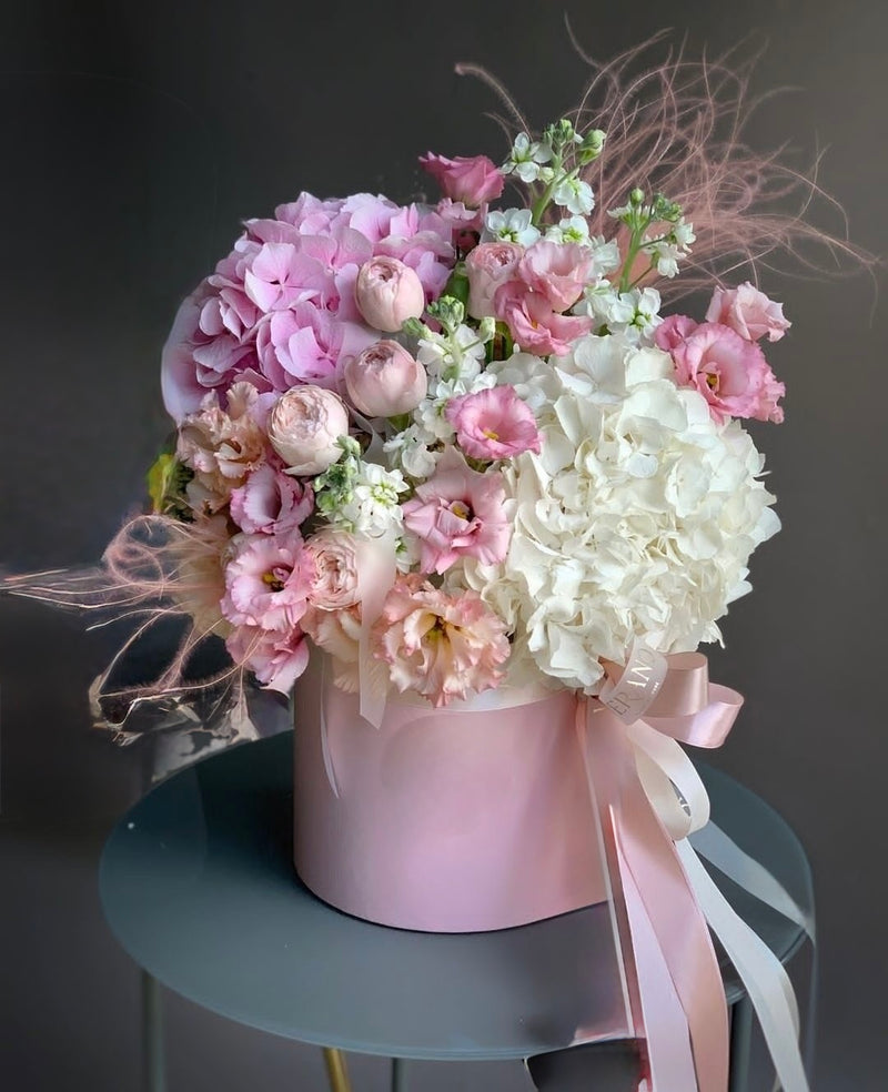 Bouquet per la Festa della Mamma in una scatola rosa
