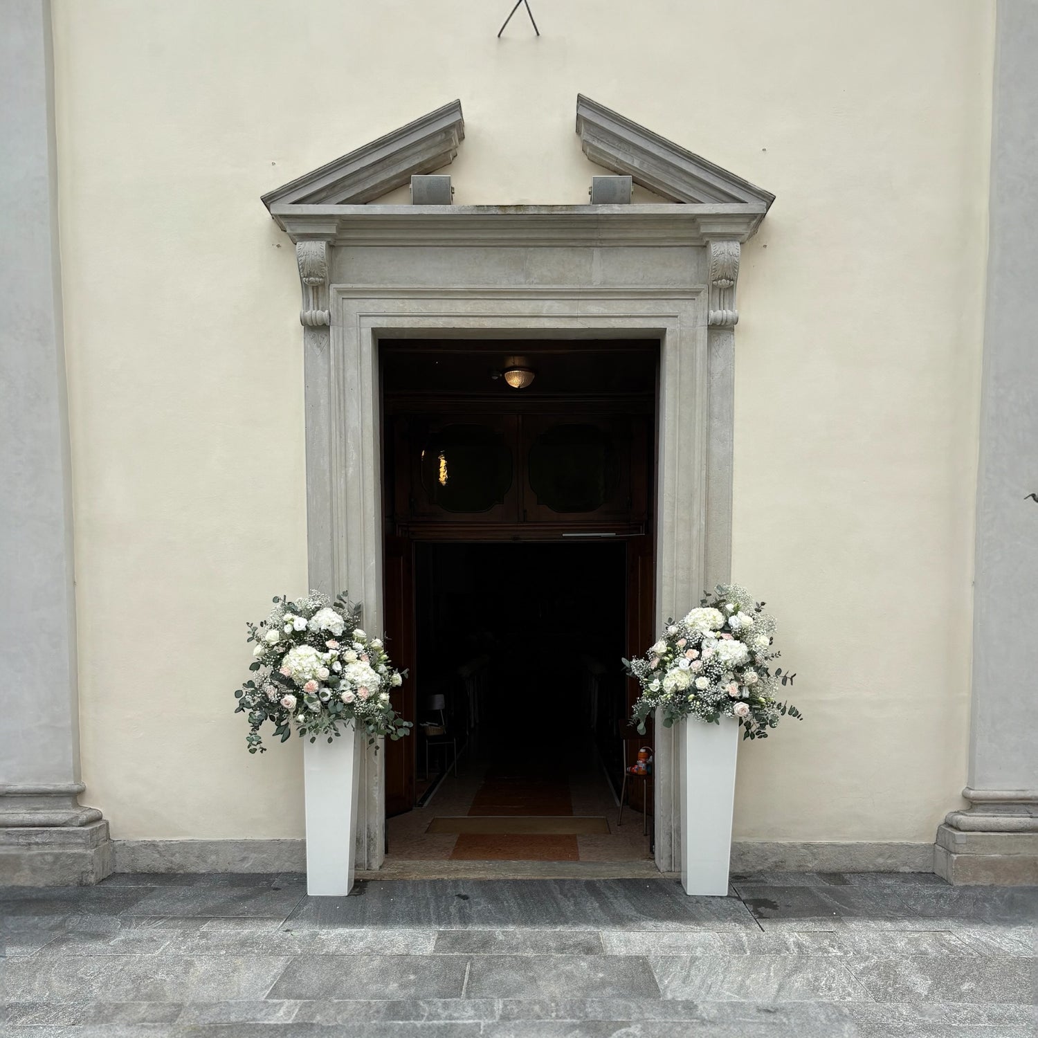 Composizioni matrimonio esterno chiesa