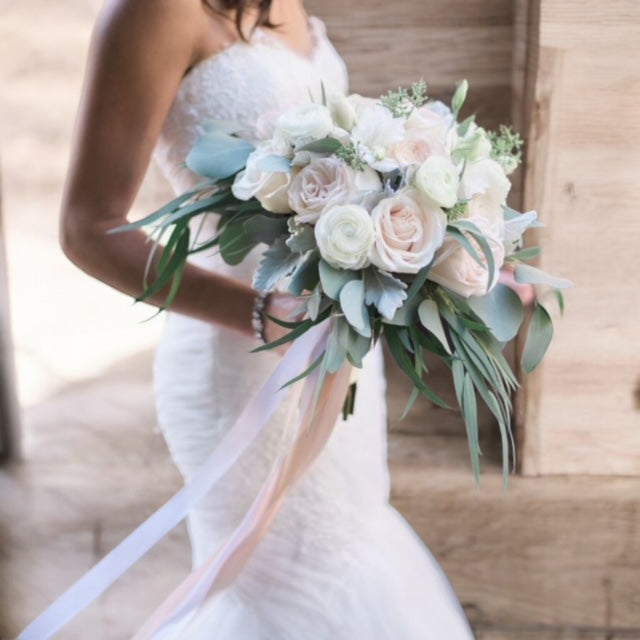 Bouquet da sposa per Matrimonio con rose ed eucalipto