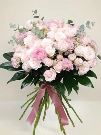 Bouquet Primaverile con delicato fiocco in raso