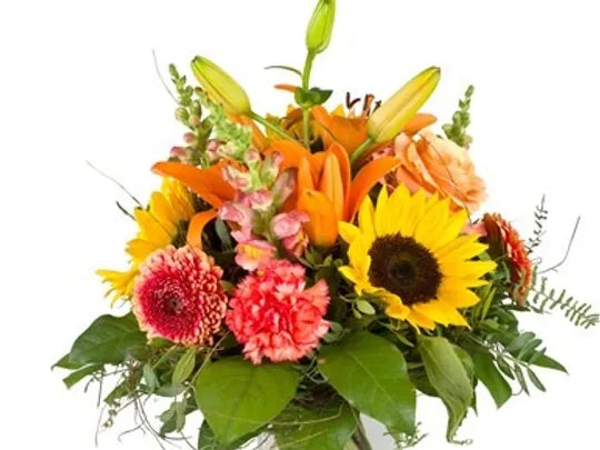 Bouquet di fiori estivi con girasoli
