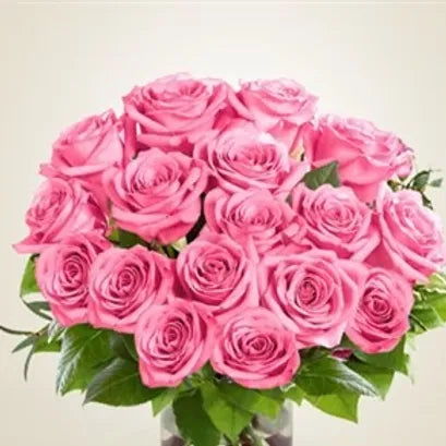 Bouquet di 21 rose rosa a gambo corto con verde decorativo