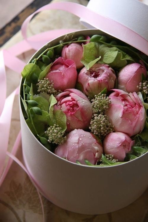 Scatola di peonie per la Festa della Mamma